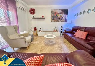 Appartement à Las Piscinas Naturales. Apartamento renovado con terraza, en la provincia de alicante, e