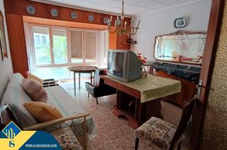 Chalet in Las Piscinas Naturales. Casa con terraza, en la provincia de alicante, en la ciudad de t