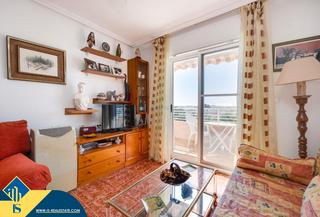 Appartement à Nueva Torrevieja. Apartamento con piscina comunitaria, en la provincia de alicante