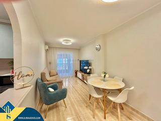 Appartement à Zona Playa del Cura. Apartamento renovado con terraza, en la provincia de alicante, e