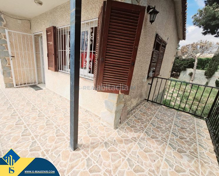 Foto ffb1d223-2920-4566-a095-d053ec8917b6. Chalet mit parking in Playa de los Náufragos Torrevieja