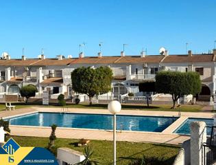Maison à Zona Playa de los Locos. Casa renovada con piscina comunitaria, en la provincia de alican