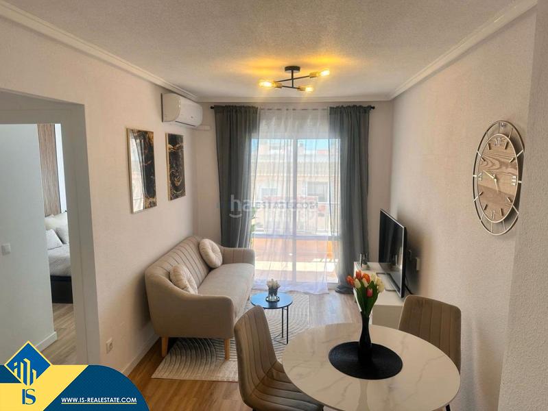 Foto 2058699a-012f-4c7c-b03f-05c3b0186593. Àtic amb calefacció piscina a Avenida Habaneras - Curva de Palangre Torrevieja