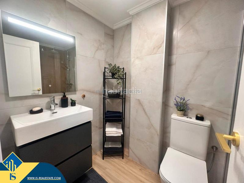 Foto d7b6c346-b4a1-4a61-ac61-c3c58dbe76c7. Àtic amb calefacció piscina a Avenida Habaneras - Curva de Palangre Torrevieja