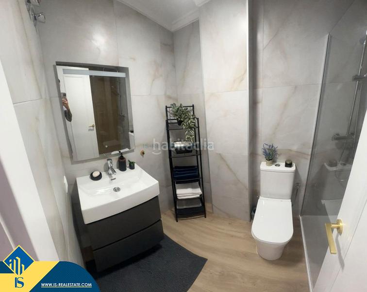 Foto fbaea65e-6396-4610-9ac5-2f780aafaebf. Àtic amb calefacció piscina a Avenida Habaneras - Curva de Palangre Torrevieja