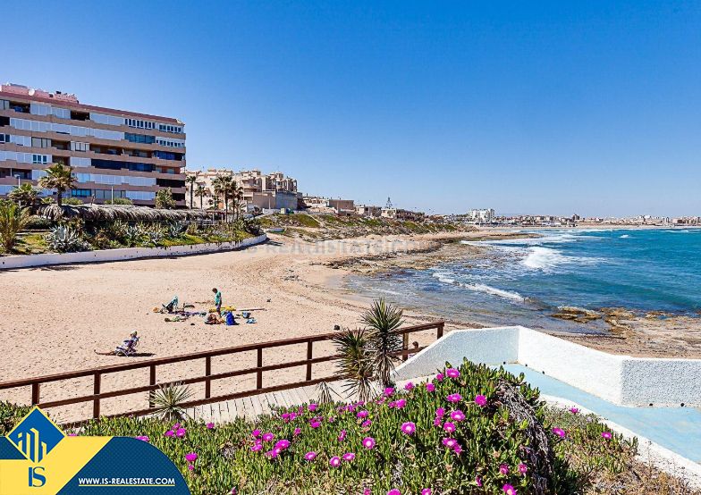 Foto 0a4f7142-2de3-4c42-8d30-4ea68fc742de. Chalet in Los Europeos Torrevieja