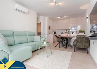 Xalet a Los Balcones-Los Altos. Casa con piscina comunitaria, en la provincia de alicante, en la