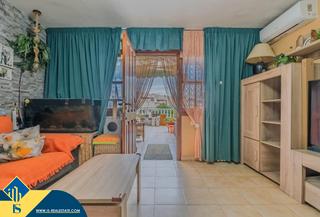 Casa a Los Balcones-Los Altos. Casa con piscina comunitaria, en la provincia de alicante, en la