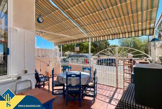 Maison jumelée à Aguas Nuevas. Casa con terraza, en la provincia de alicante, en la ciudad de t