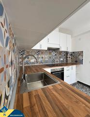 Etagenwohnung in Puerto Deportivo. Apartamento renovado con terraza, en la provincia de alicante, e