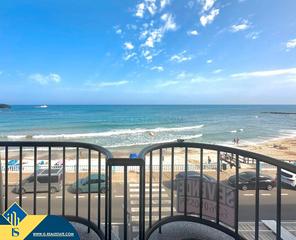 Appartement à Zona Playa de los Locos. Apartamento con terraza, en la provincia de alicante, en la ciud