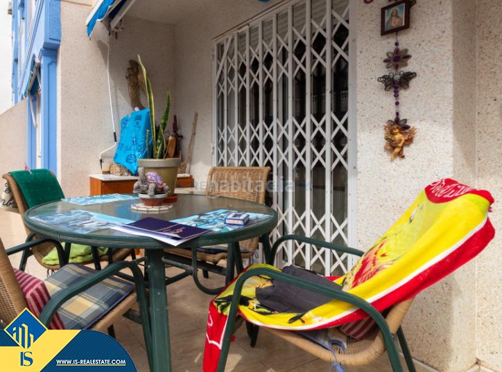 Foto 0d83e35d-eb19-4acd-9207-2170e5c3a93d. Pis amb piscina a Zona Playa de los Locos Torrevieja