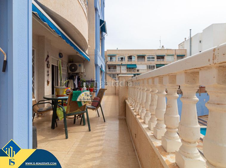 Foto e0bd1853-282a-4c9d-aec3-6c338d2b853b. Pis amb piscina a Zona Playa de los Locos Torrevieja