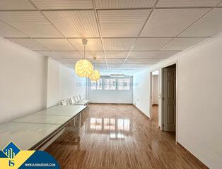 Etagenwohnung in Avenida Habaneras - Curva de Palangre. Apartamento parcialmente renovado cerca del mar, en la provincia