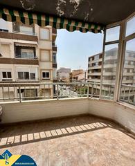 Pis a Las Piscinas Naturales. Apartamento con terraza, en la provincia de alicante, en la ciud