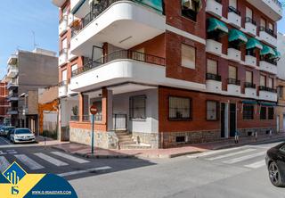 Piso en Las Piscinas Naturales. Apartamento con terraza, en la provincia de alicante, en la ciud