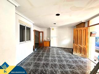 Apartament en Centro - Muelle Pesquero. Apartamento para reformar, en la provincia de alicante, en la ci