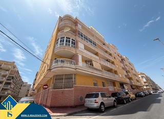 Appartement à Avenida Habaneras - Curva de Palangre. Apartamento con terraza, en la provincia de alicante, en la ciud