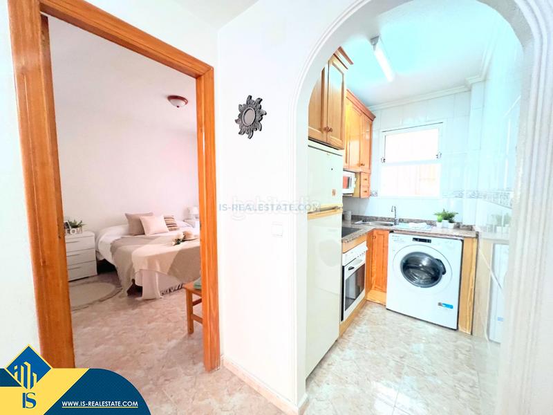 Foto 35c00cb4-8ff7-42e9-a61d-3198f113c47e. Apartament amb calefacció piscina a Antonio Machado Torrevieja