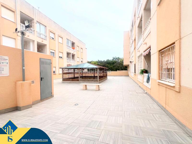 Foto 3bb4adc5-3b0b-47d8-88ea-2e9dc0a6562e. Apartament amb calefacció piscina a Antonio Machado Torrevieja