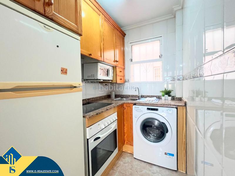 Foto 9638b743-cdf6-4516-8135-f2013b2607ee. Apartament amb calefacció piscina a Antonio Machado Torrevieja