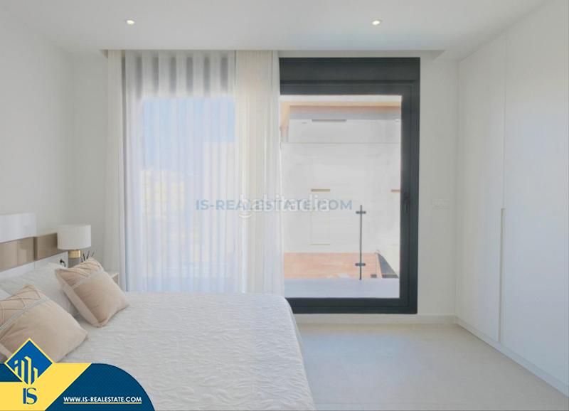 Foto 47771499-d6f7-46b8-a92c-d19bdbe3bd2f. Xalet amb aparcament piscina a Los Secanos Guardamar del Segura