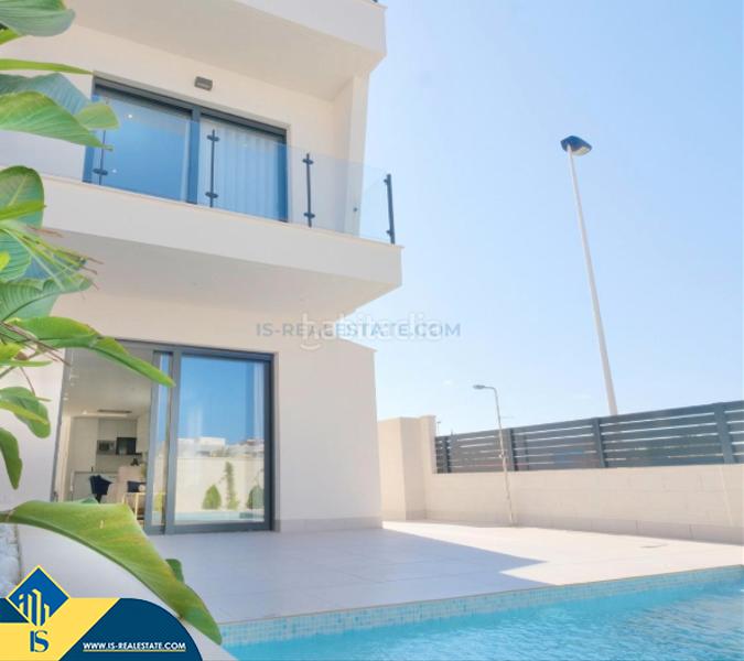 Foto 478d587c-70e1-4d68-bd63-43f7ffde4daf. Xalet amb aparcament piscina a Los Secanos Guardamar del Segura