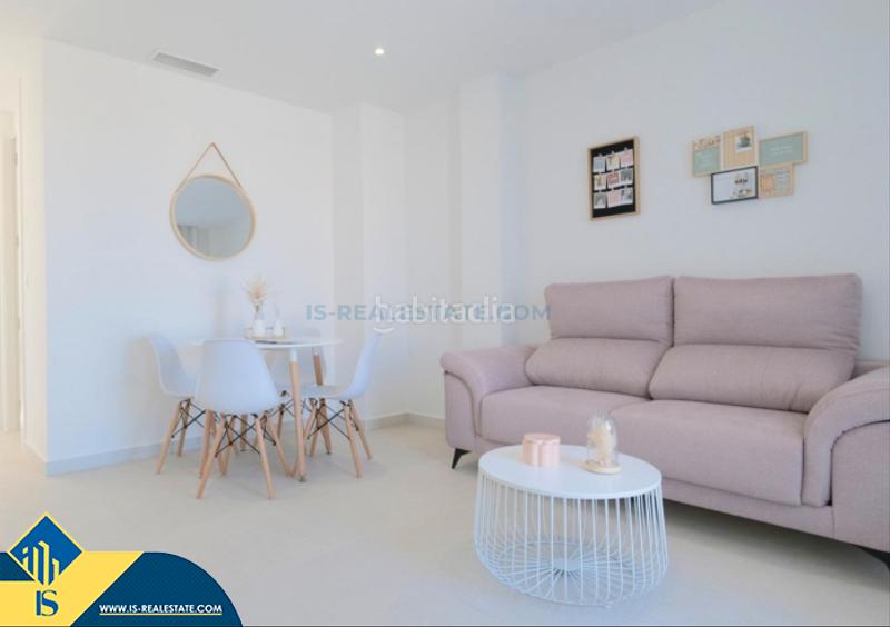 Foto 991a4339-bf48-4c88-972f-8baa15399405. Xalet amb aparcament piscina a Los Secanos Guardamar del Segura