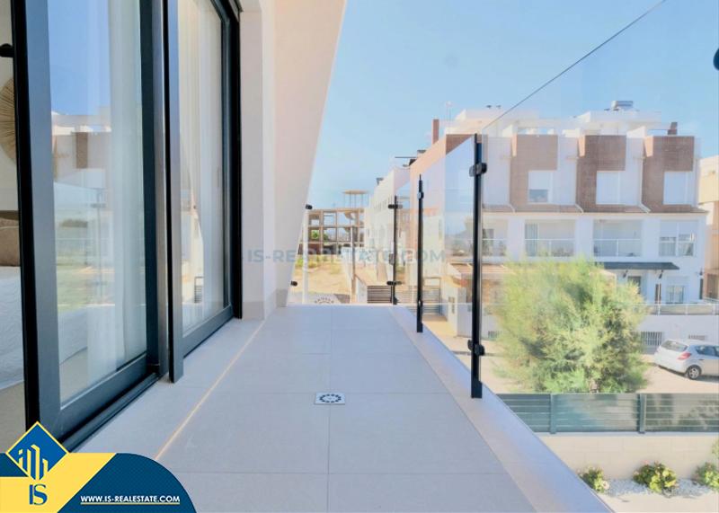 Foto bfd2b620-ade5-4d62-9fb8-6c4b9b3fc029. Xalet amb aparcament piscina a Los Secanos Guardamar del Segura