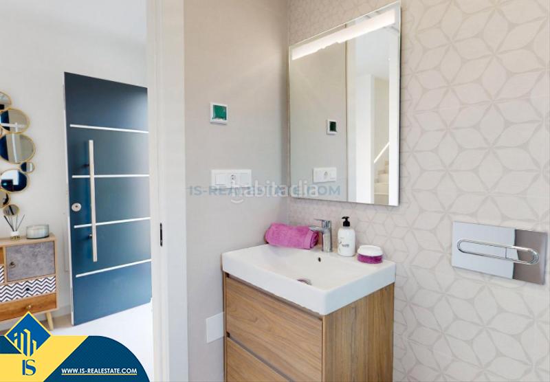 Foto c4d5b9a7-e003-486e-bcee-682925385640. Xalet amb aparcament piscina a Los Secanos Guardamar del Segura