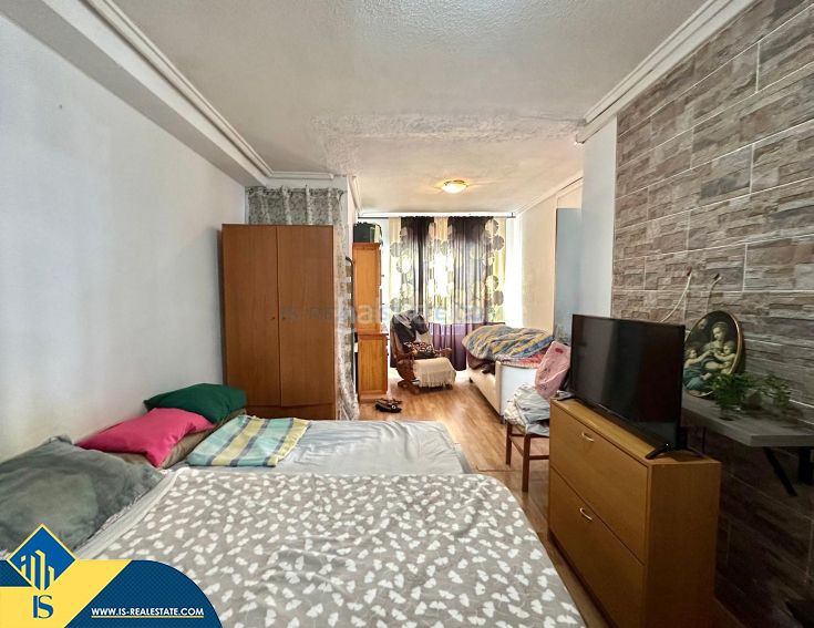 Foto 8c498e1c-1c47-4b34-afc2-3208e1a733b5. Piso apartamento con terraza, en la provincia de alicante, en la ciudad , en la zona de playa del cura. 2 habitaciones | 1 en Torrevieja