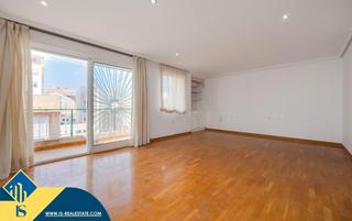 Appartement à Centro - Muelle Pesquero. Apartamento con terraza, en la provincia de alicante, en la ciud
