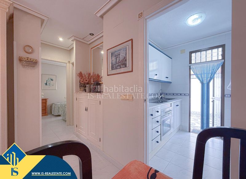 Foto 0f60db64-4c18-4214-9b39-d1065614bdf6. Apartamento  con terraza, en la provincia de alicante, en la ciudad . 2 habitaciones | 60 m² | 100 metros del mar en Torrevieja