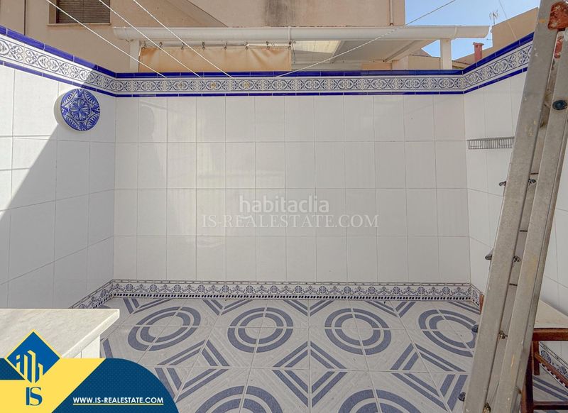 Foto 24a84ca8-09c0-4ea4-bbf7-77aa7339a7ad. Apartamento  con terraza, en la provincia de alicante, en la ciudad . 2 habitaciones | 60 m² | 100 metros del mar en Torrevieja