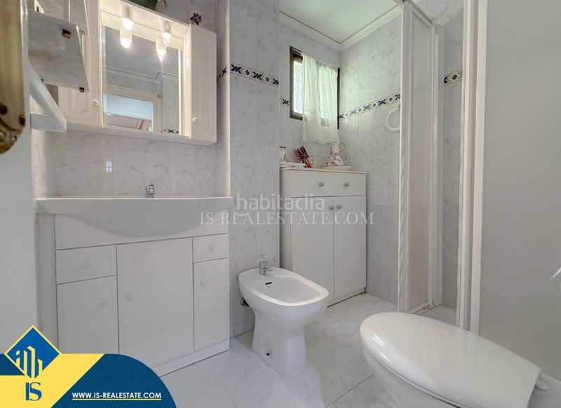 Foto 5b274f64-a10c-42b2-8e26-68bc8d467fb3. Apartamento  con terraza, en la provincia de alicante, en la ciudad . 2 habitaciones | 60 m² | 100 metros del mar en Torrevieja