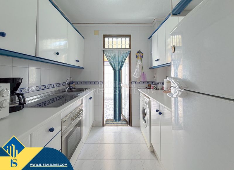 Foto 922c5511-301f-4613-8017-4eb5aaf9f3f9. Apartamento  con terraza, en la provincia de alicante, en la ciudad . 2 habitaciones | 60 m² | 100 metros del mar en Torrevieja