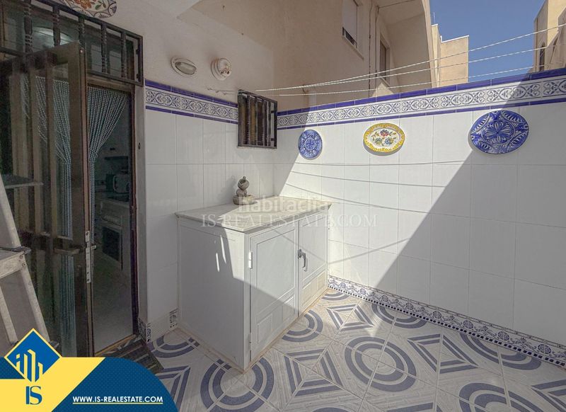 Foto 94569da6-286f-4a0d-aa81-67a1260f5a1b. Apartamento  con terraza, en la provincia de alicante, en la ciudad . 2 habitaciones | 60 m² | 100 metros del mar en Torrevieja