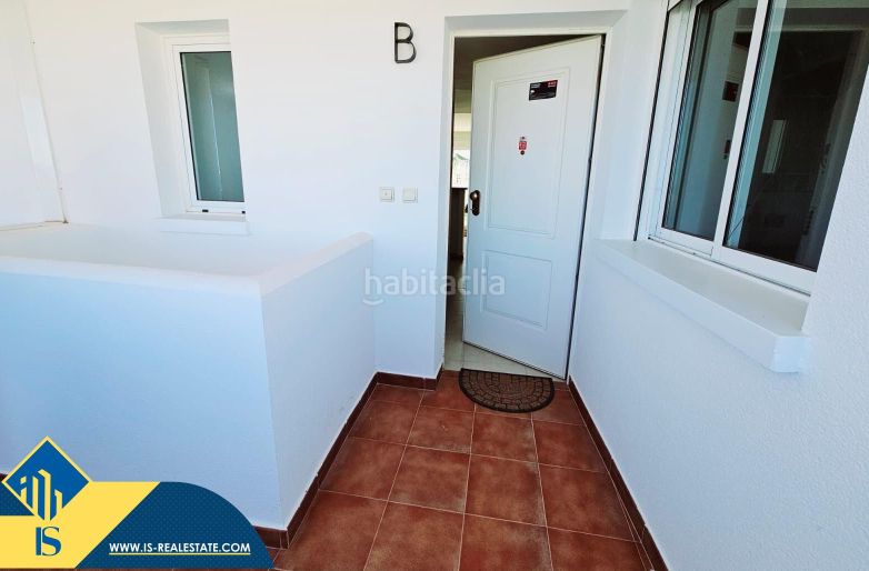 Foto 3245a74a-42a1-4597-93c9-94470ff2f398. Piso apartamento con piscina comunitaria, en la provincia de alicante, en la ciudad , en la zona de playa del cura. 2 habi en Torrevieja