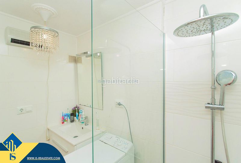 Foto 096ccebb-3bcc-4ddc-84ab-5607f40e232a. Apartamento  reformado con piscina comunitaria, en la provincia de alicante, en la ciudad . 2 habitaciones | 59 m² | 2 en Torrevieja