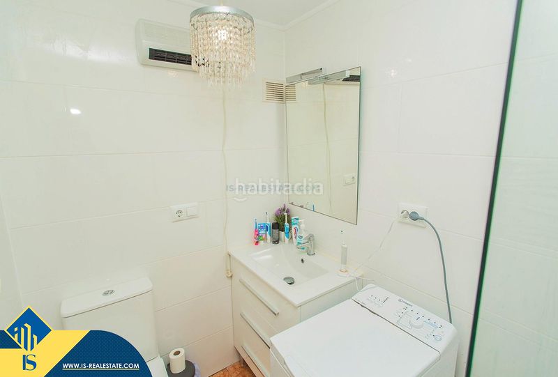 Foto 0c24cd56-97ae-44b7-9938-d61a468f3e74. Apartamento  reformado con piscina comunitaria, en la provincia de alicante, en la ciudad . 2 habitaciones | 59 m² | 2 en Torrevieja