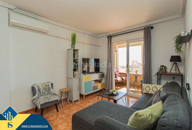 Foto 2c9a7168-5eab-4c73-bc59-84b09f94b153. Apartamento  reformado con piscina comunitaria, en la provincia de alicante, en la ciudad . 2 habitaciones | 59 m² | 2 en Torrevieja