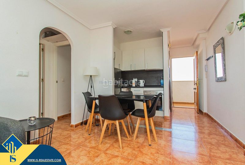 Foto 3ed868f9-08c1-478f-a2da-4f8358870c1f. Apartamento  reformado con piscina comunitaria, en la provincia de alicante, en la ciudad . 2 habitaciones | 59 m² | 2 en Torrevieja