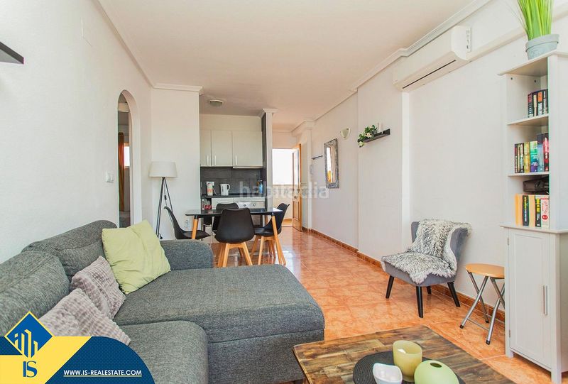 Foto 7cfd9bbf-3c18-4b9c-aafb-966a2da757f2. Apartamento  reformado con piscina comunitaria, en la provincia de alicante, en la ciudad . 2 habitaciones | 59 m² | 2 en Torrevieja