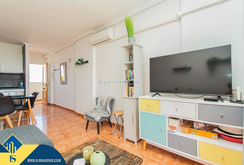 Foto dce6238b-e2e2-4aa1-b80d-0201b509fd5e. Apartamento  reformado con piscina comunitaria, en la provincia de alicante, en la ciudad . 2 habitaciones | 59 m² | 2 en Torrevieja