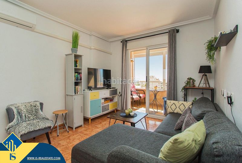 Foto e89b06a8-fb45-4baa-a8e7-8a59e7f3b99d. Apartamento  reformado con piscina comunitaria, en la provincia de alicante, en la ciudad . 2 habitaciones | 59 m² | 2 en Torrevieja