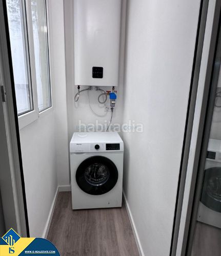 Foto 02bce679-88b5-4c31-b10f-cb15fea11334. Piso apartamento con terraza, en la provincia de alicante, en la ciudad , en la zona de playa del cura. 3 habitaciones | 8 en Torrevieja