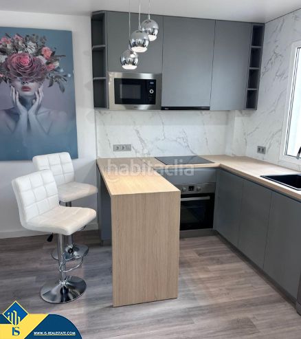 Foto 064b46ec-8015-473f-af5a-61e75214328c. Piso apartamento con terraza, en la provincia de alicante, en la ciudad , en la zona de playa del cura. 3 habitaciones | 8 en Torrevieja