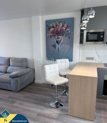 Foto 0c52126e-b229-48c3-952f-8326d49d6f72. Piso apartamento con terraza, en la provincia de alicante, en la ciudad , en la zona de playa del cura. 3 habitaciones | 8 en Torrevieja