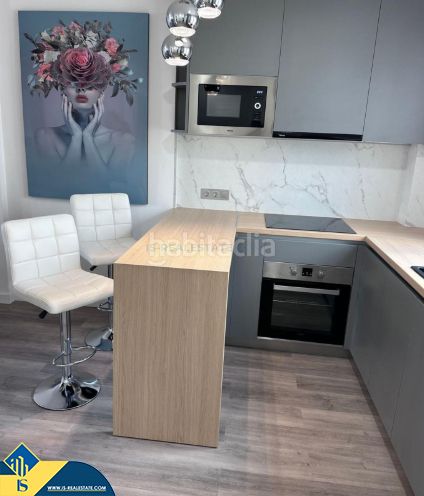 Foto 3d953890-c6af-4f45-9597-e5d04ae411aa. Piso apartamento con terraza, en la provincia de alicante, en la ciudad , en la zona de playa del cura. 3 habitaciones | 8 en Torrevieja