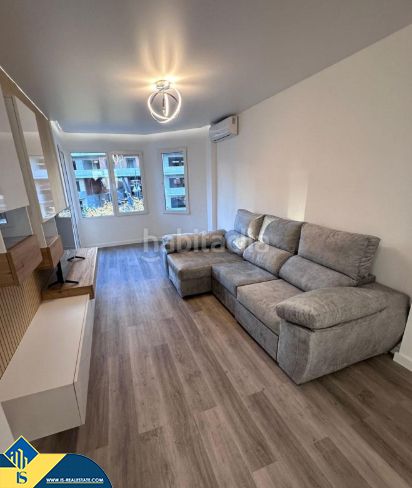 Foto 8b44bd32-c021-490a-9db0-2edf2cfa952d. Piso apartamento con terraza, en la provincia de alicante, en la ciudad , en la zona de playa del cura. 3 habitaciones | 8 en Torrevieja